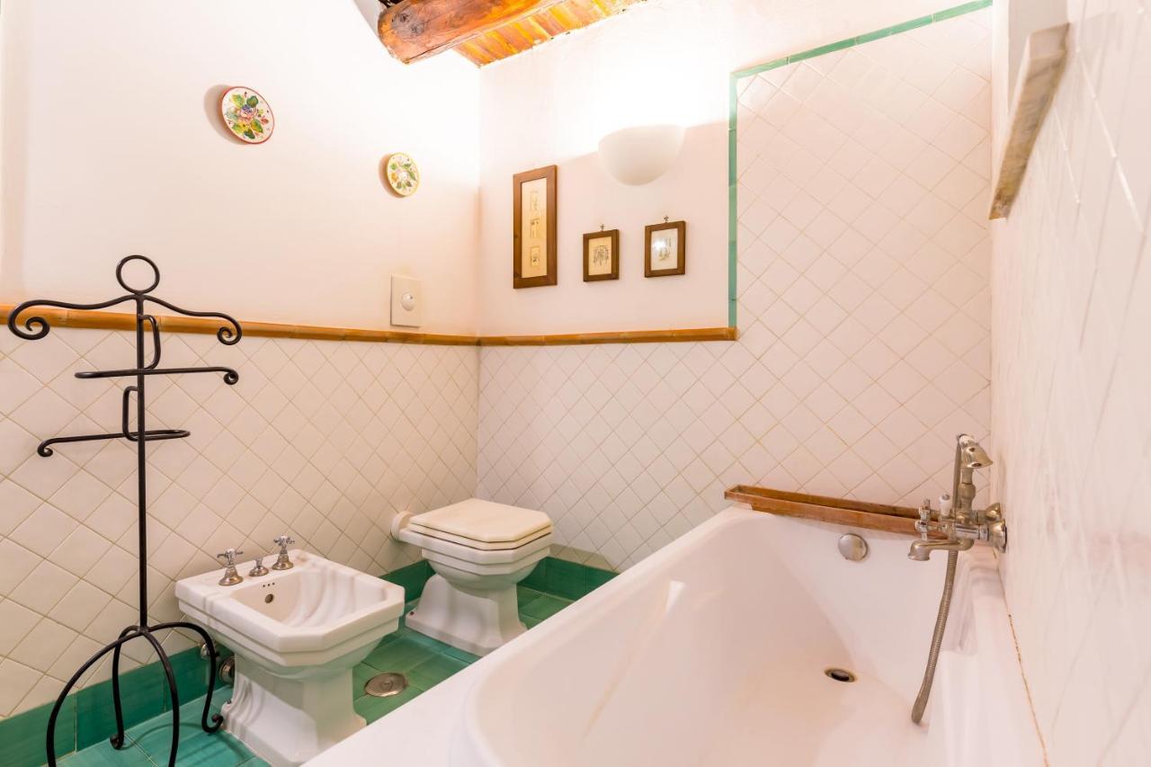 Residenza Capano Charming House By Napoliapartments Екстериор снимка
